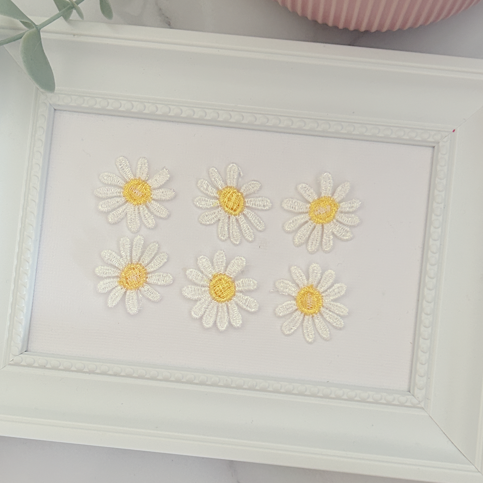 Daisy Embroidered Flowers (Pack of 6) Embellishments