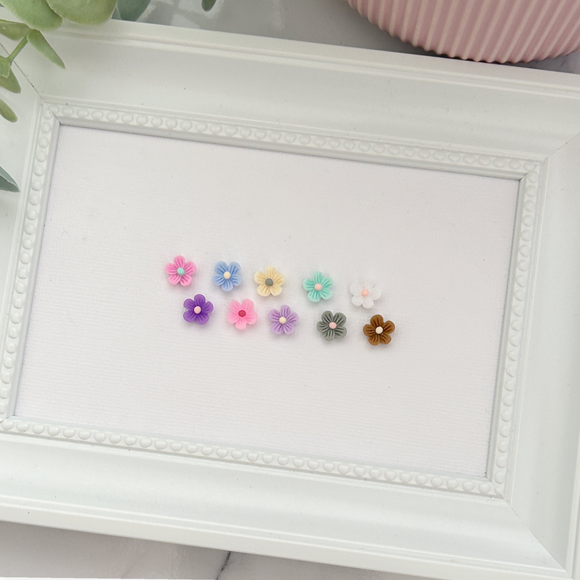 Assorted Colour Mini Flowers (Pack of 10) Resin Embellishments
