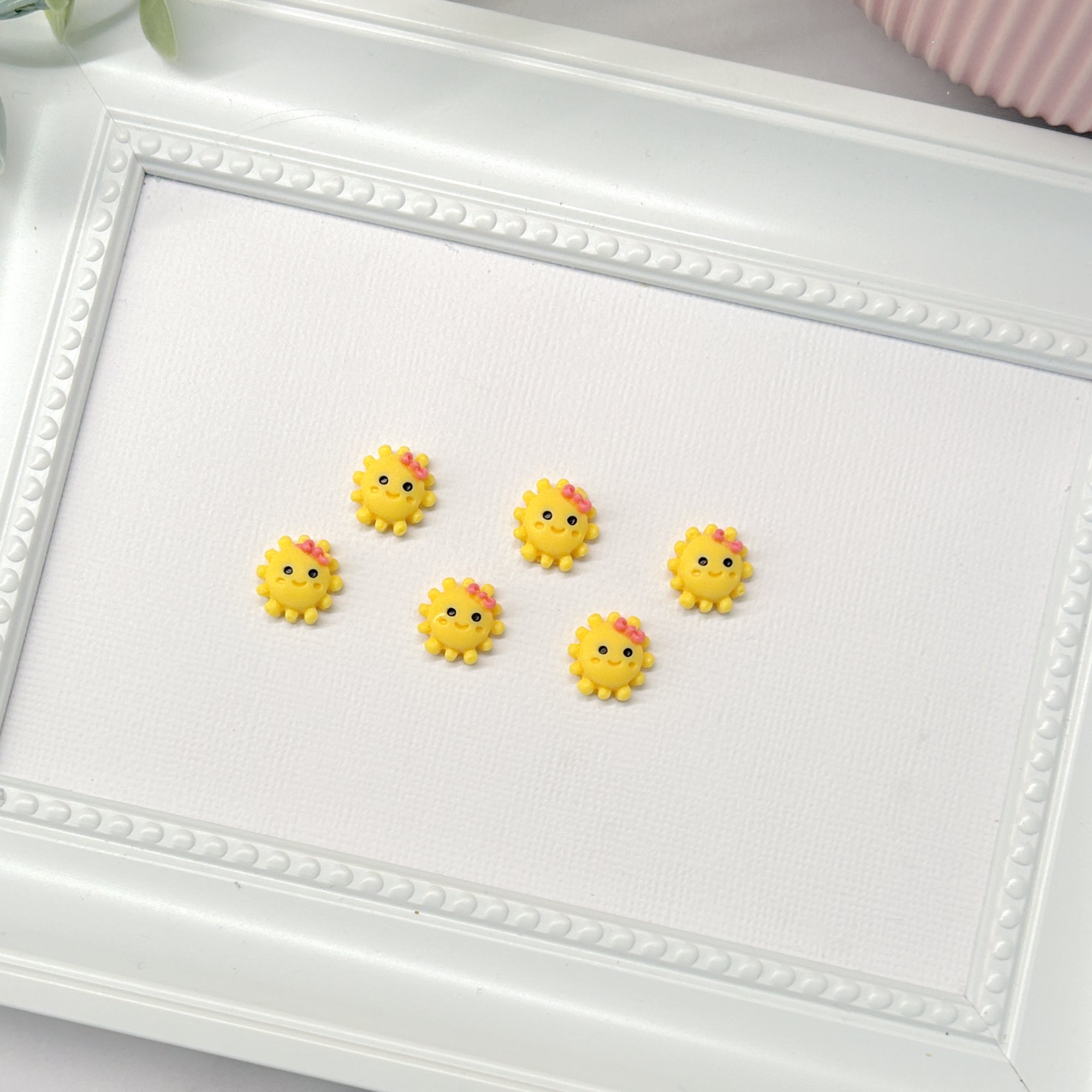 Sun (Pack of 6) Resin Embellishments